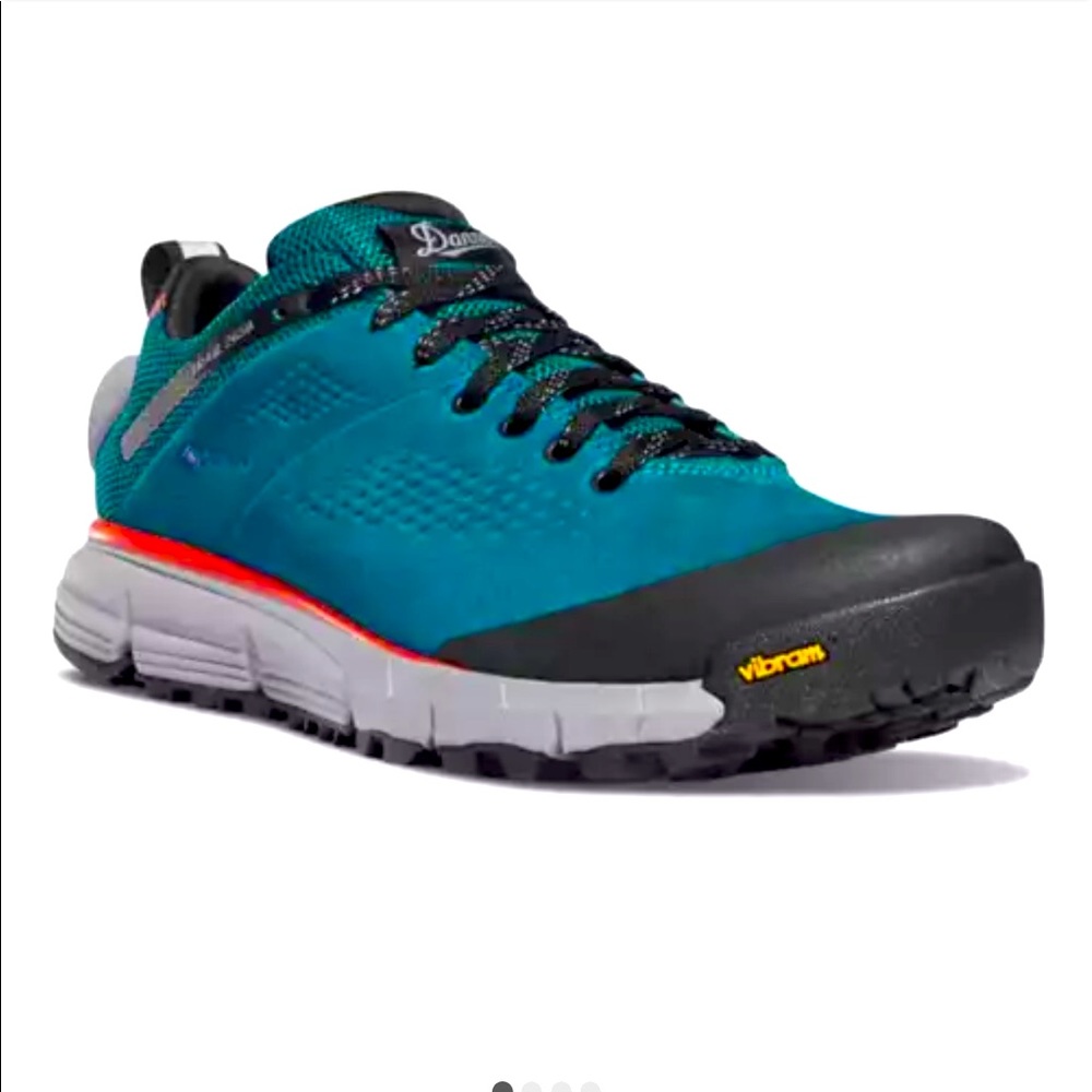 Danner women’s trail 2560 hiking shoes